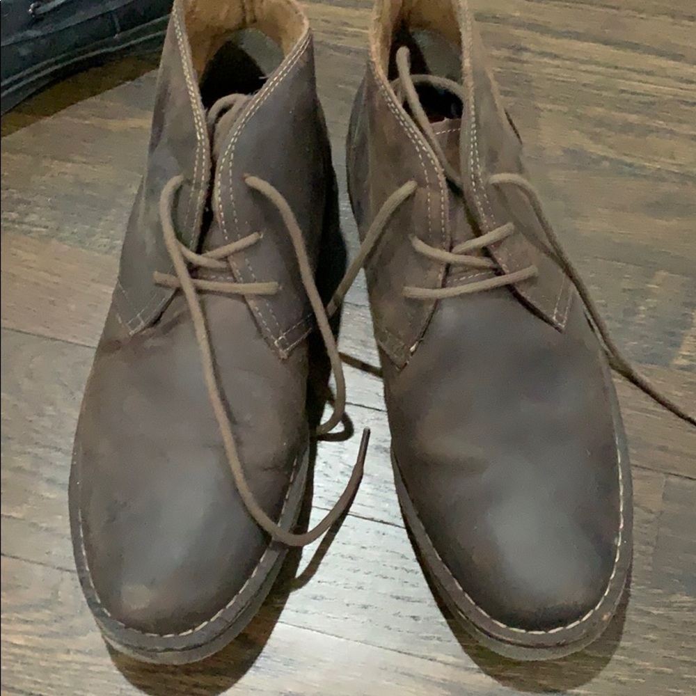 Men’s brown dress boots